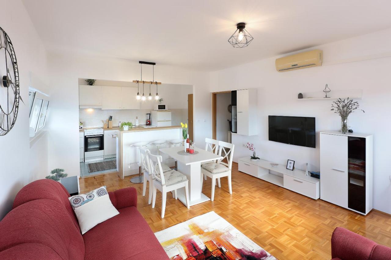 Apartment Leon - Sea View Rijeka Luaran gambar